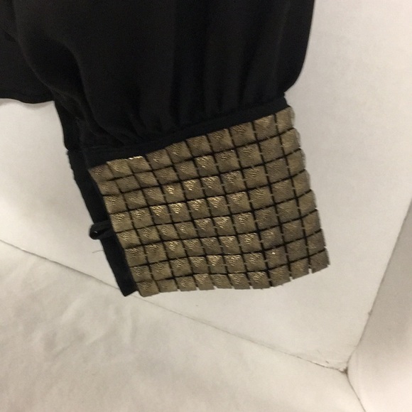 Adorable dress shirt with gold studded cuffs - Picture 2 of 2